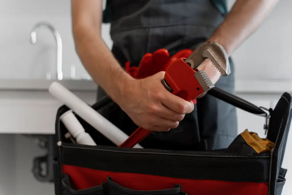 10 Essential Plumbing Tools Every DIYer Should Keep on Hand